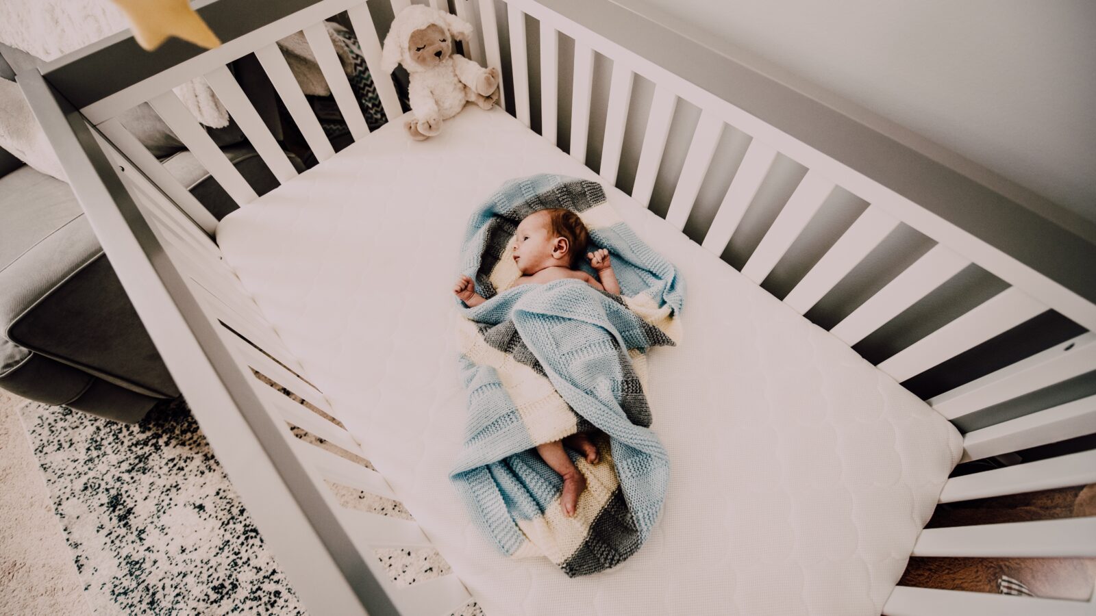 Biały szum dla niemowląt, czyli jak pomóc dziecku zasnąć?